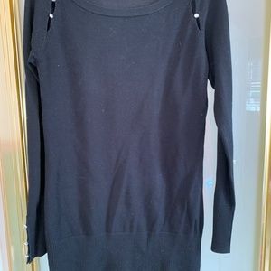 TOP PULLOVER TUNIC CACHE BLACK GOLD BUTTONS ON SIDE CUT OUTS AND SLEEVES SIZE L